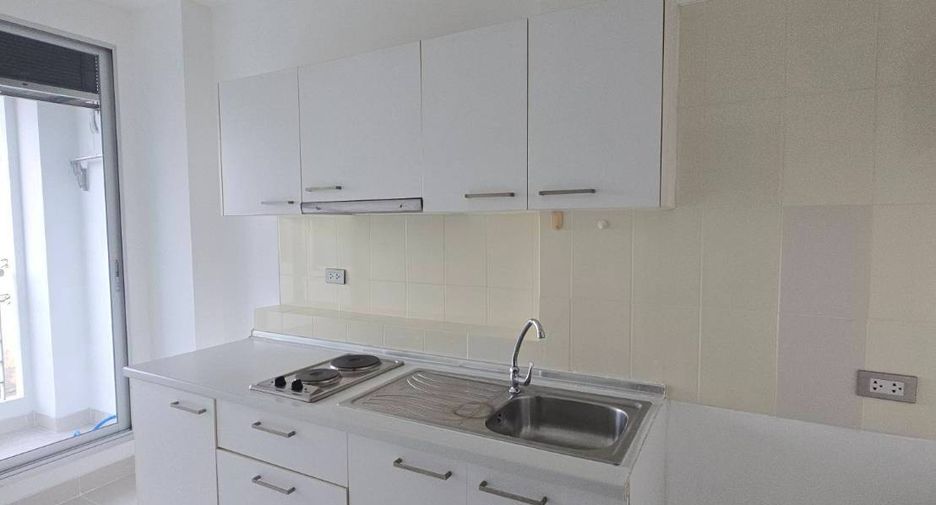 For sale 1 bed condo in Huai Khwang, Bangkok