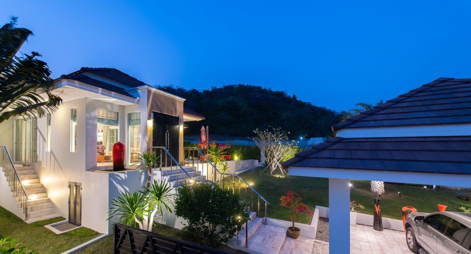 For sale 3 ベッドルーム villa in Hua Hin, Prachuap Khiri Khan
