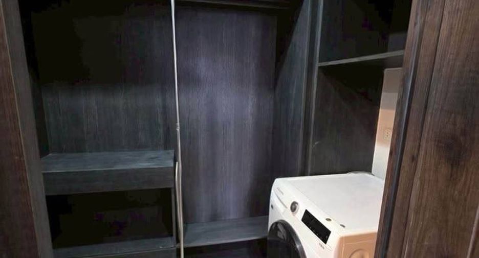 For rent and for sale 1 bed condo in Huai Khwang, Bangkok