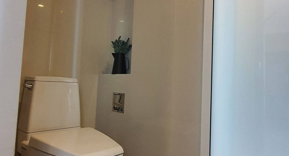 Condo en venta de 2 habitaciones en Khlong Toei, Bangkok