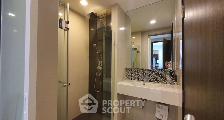 Condo en venta de 2 habitaciones en Khlong Toei, Bangkok
