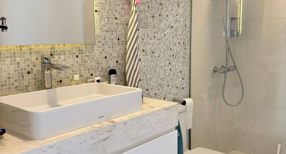 For sale 2 bedrooms condo in Watthana, Bangkok