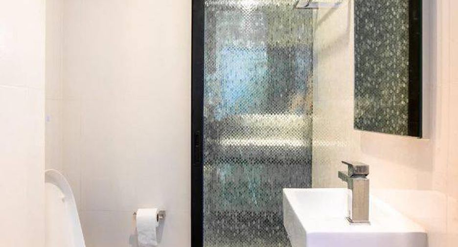 For sale 1 Beds condo in Huai Khwang, Bangkok