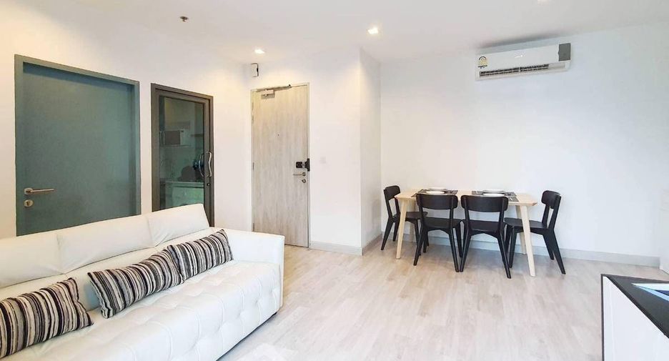 For sale 2 bedrooms condo in Huai Khwang, Bangkok