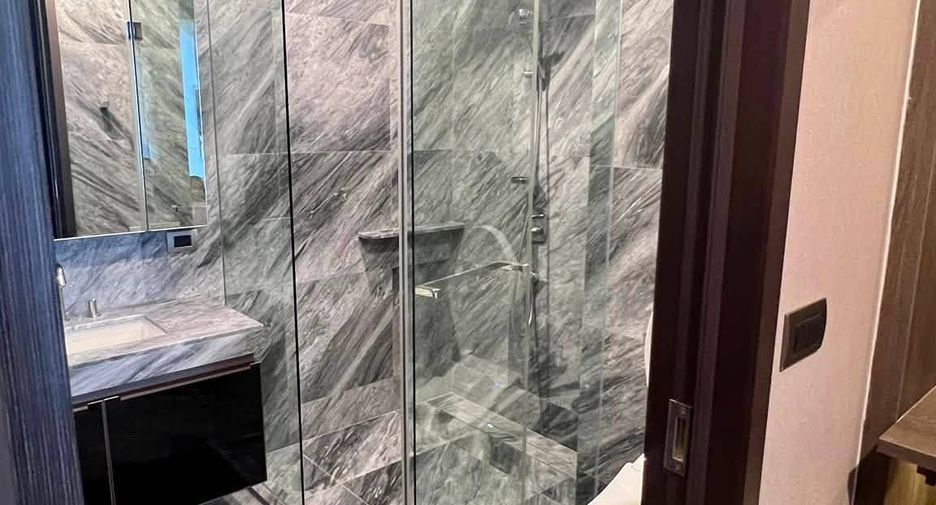 For sale 2 bedrooms condo in Phaya Thai, Bangkok