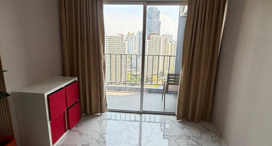 For sale 2 bedrooms condo in Huai Khwang, Bangkok
