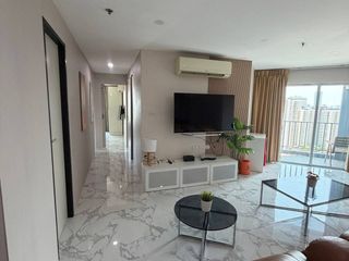 For sale 2 bedrooms condo in Huai Khwang, Bangkok