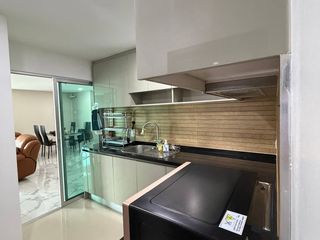 For sale 2 bedrooms condo in Huai Khwang, Bangkok