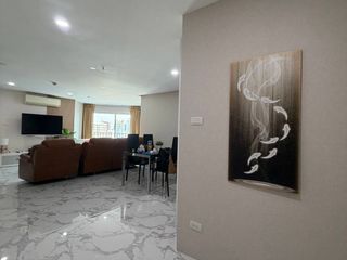 For sale 2 bedrooms condo in Huai Khwang, Bangkok
