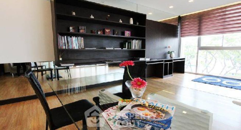 For sale 1 bed condo in Khlong Toei, Bangkok