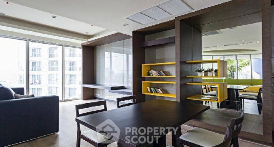 For sale 1 bed condo in Khlong Toei, Bangkok
