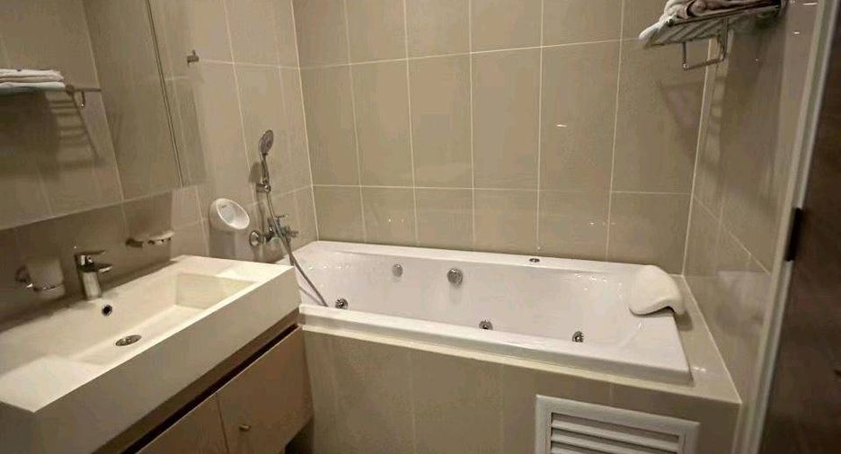 Аренда и продажа 2 спальни кондо в Щаттхана, Бангкок