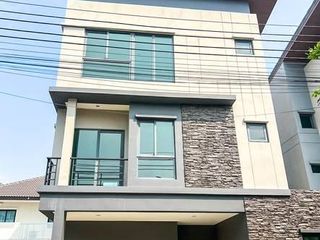 Продажа 4 спальни таунхаус в Phra Pradaeng, Самутпракан
