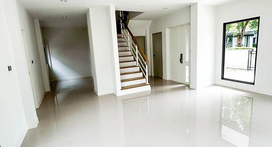 For sale 4 bedrooms townhouse in Phra Pradaeng, Samut Prakan