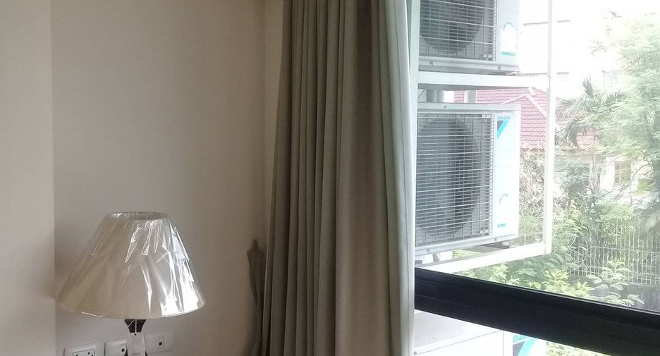 For sale 3 bedrooms condo in Khlong Toei, Bangkok