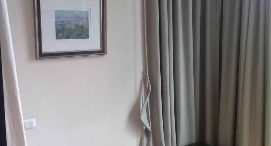For sale 3 bedrooms condo in Khlong Toei, Bangkok