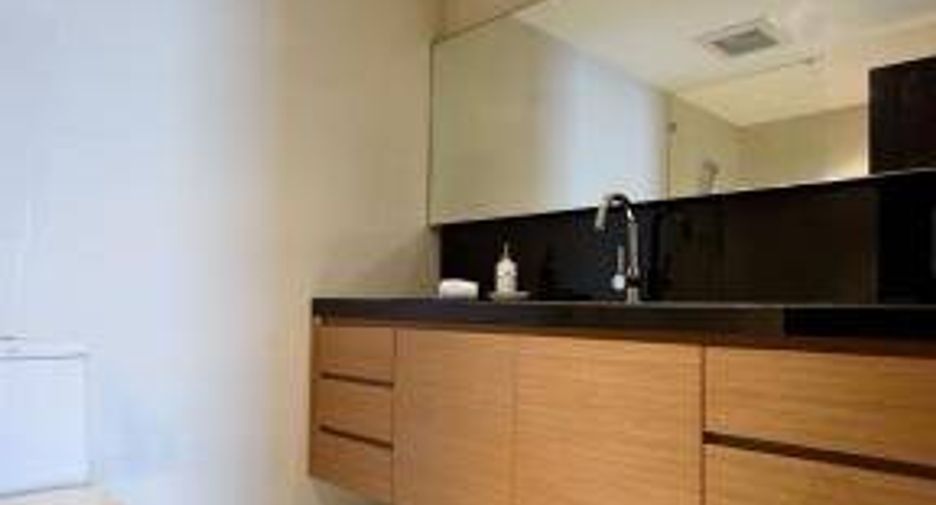 For rent and for sale 2 bedrooms condo in Watthana, Bangkok