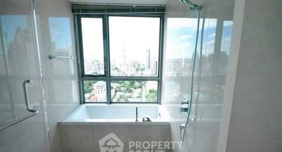 Аренда и продажа 2 спальни кондо в Щаттхана, Бангкок