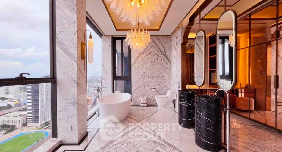 For sale 3 bedrooms condo in Watthana, Bangkok