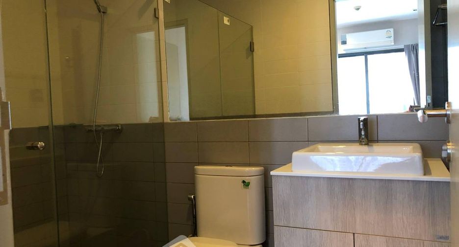 For sale 2 bedrooms condo in Huai Khwang, Bangkok