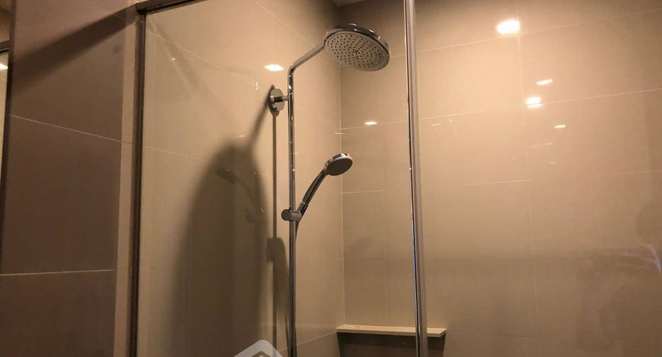 For sale 1 bed condo in Khlong Toei, Bangkok