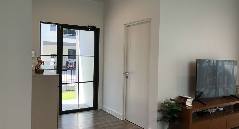 For sale 3 ベッドルーム house in Bang Sao Thong, Samut Prakan