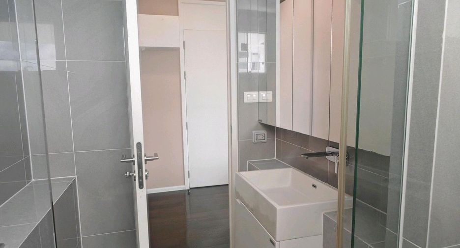 For rent 2 bedrooms condo in Chatuchak, Bangkok