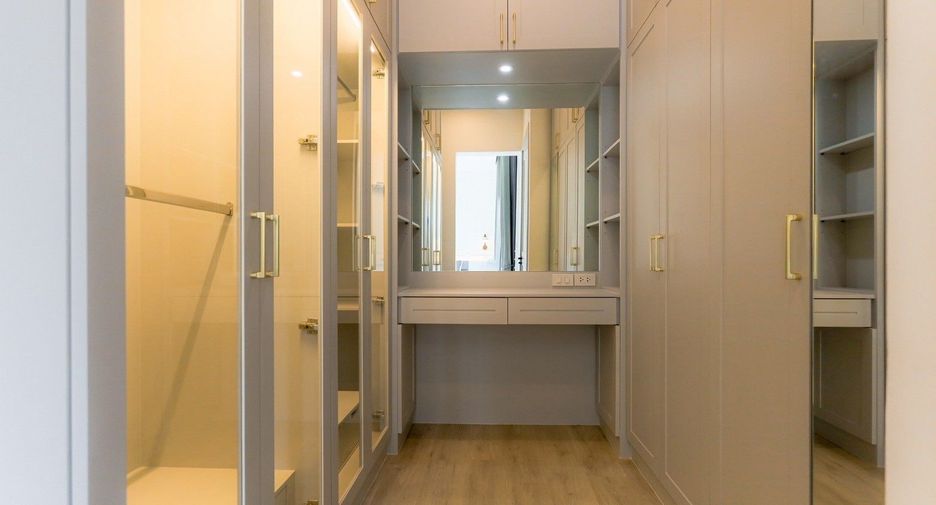 Villa en alquiler de 4 habitaciones en Mueang Chiang Mai, Chiang Mai
