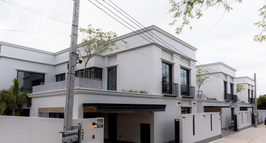 Casa en venta de 4 habitaciones en Mueang Chiang Mai, Chiang Mai