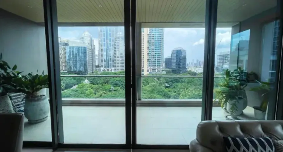 For sale そして for rent 3 ベッドルーム condo in Pathum Wan, Bangkok