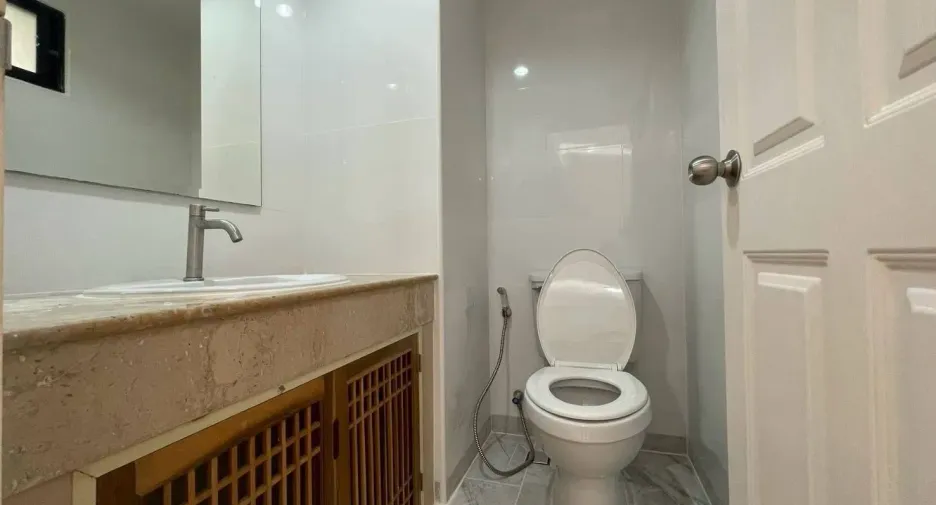 Продажа 2 спальни кондо в Пхая Тхаи, Бангкок