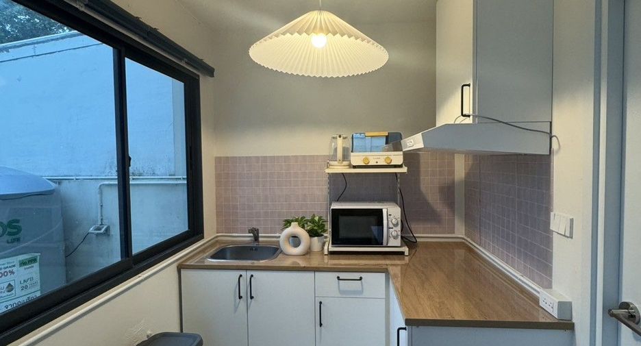 Haus zur Miete mit 2 Zimmer in Bang Phli, Samut Prakan