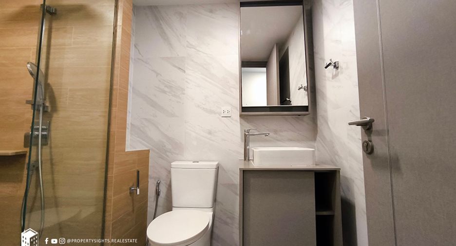 For rent 2 bedrooms condo in Watthana, Bangkok