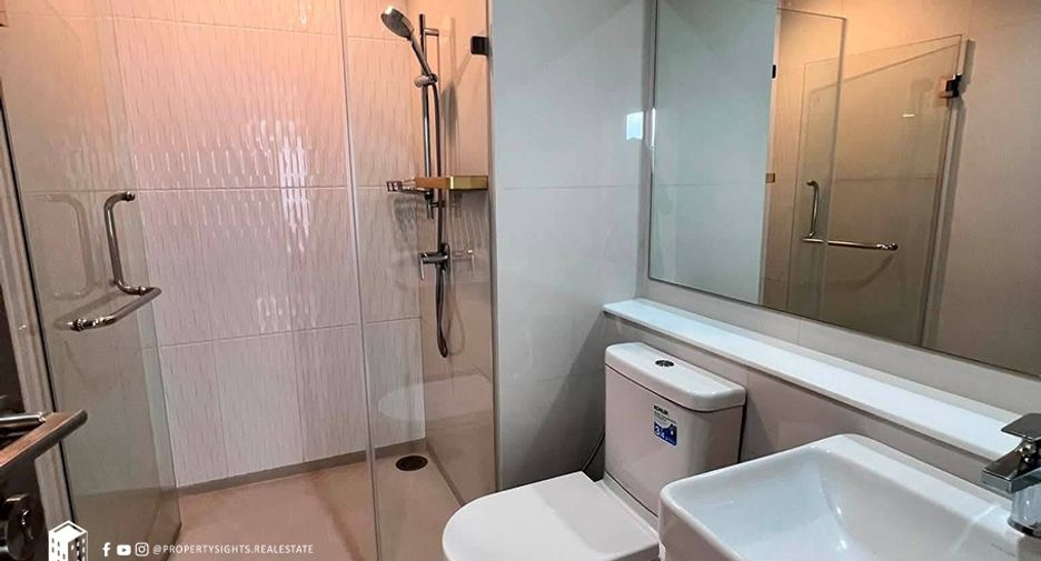 For rent 2 bedrooms condo in Huai Khwang, Bangkok