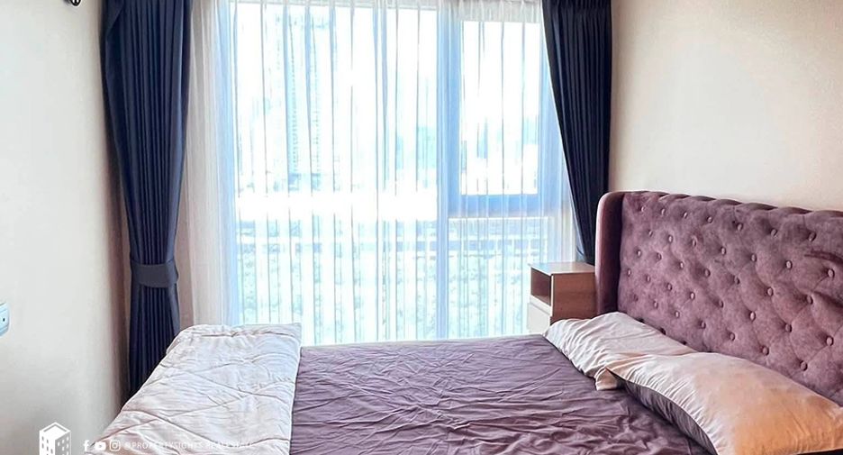 For rent 2 bedrooms condo in Huai Khwang, Bangkok