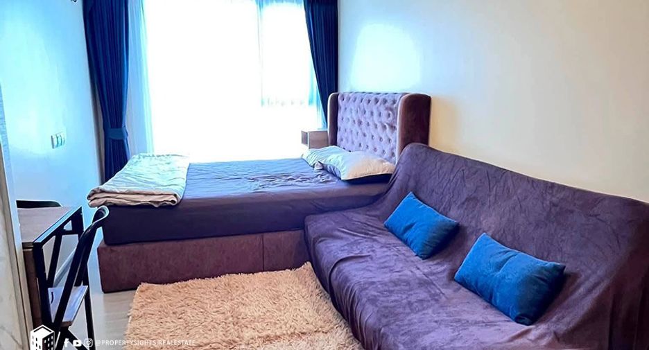 For rent 2 bedrooms condo in Huai Khwang, Bangkok