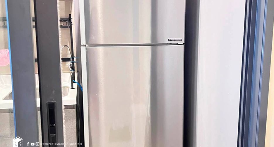For rent 2 bedrooms condo in Huai Khwang, Bangkok
