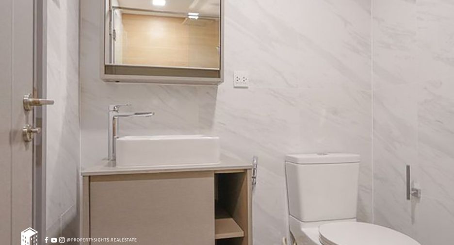 For rent 2 bedrooms condo in Watthana, Bangkok