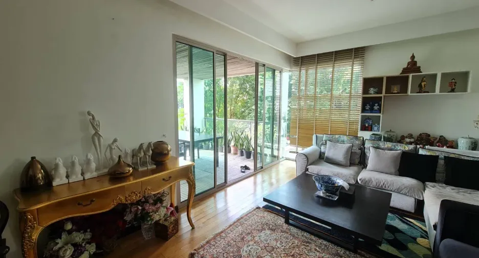 For sale 3 ベッドルーム condo in Yan Nawa, Bangkok