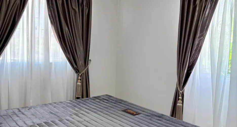 For rent 3 ベッドルーム townhouse in Bang Khun Thian, Bangkok