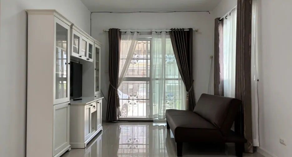 For rent 3 ベッドルーム townhouse in Bang Khun Thian, Bangkok