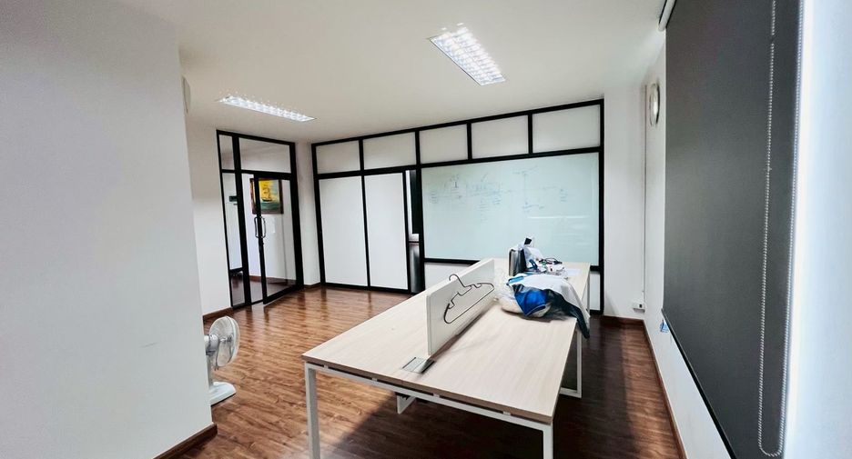 Büro zum Kauf in Bueng Kum, Bangkok