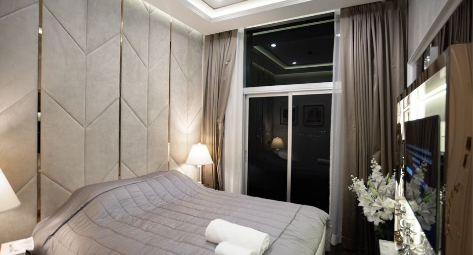 À vendre 2 chambres condo à Huai Khwang, Bangkok