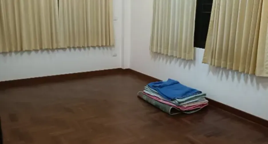À vendre 5 chambres maison à Phra Khanong, Bangkok