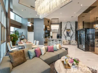 For sale 2 bedrooms condo in Huai Khwang, Bangkok