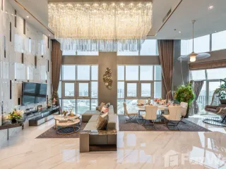 For sale 2 bedrooms condo in Huai Khwang, Bangkok