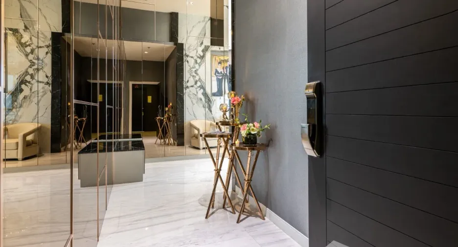 À vendre 2 chambres condo à Huai Khwang, Bangkok
