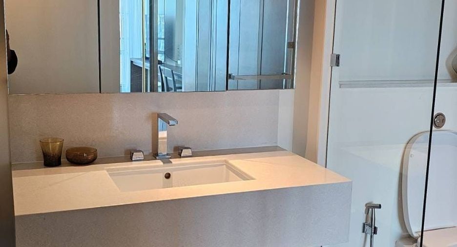 Condo en alquiler de 2 habitaciones en Sathon, Bangkok