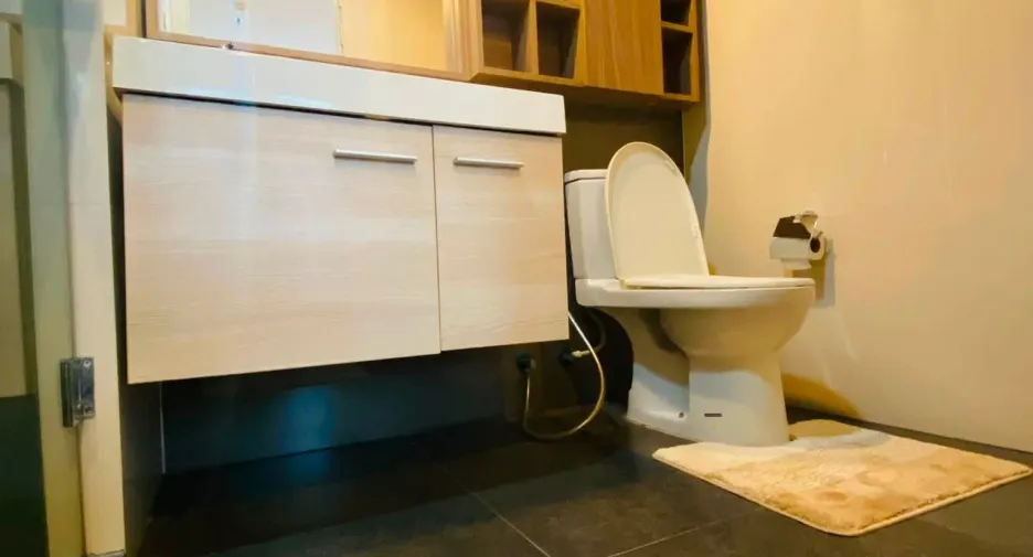 For sale and for rent 2 bedrooms condo in Watthana, Bangkok