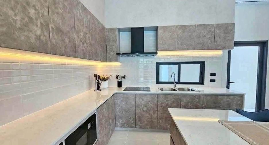 For sale 3 bedrooms villa in Bang Lamung, Chonburi